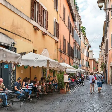Trastevere - La Scala Bookwedo * Rome